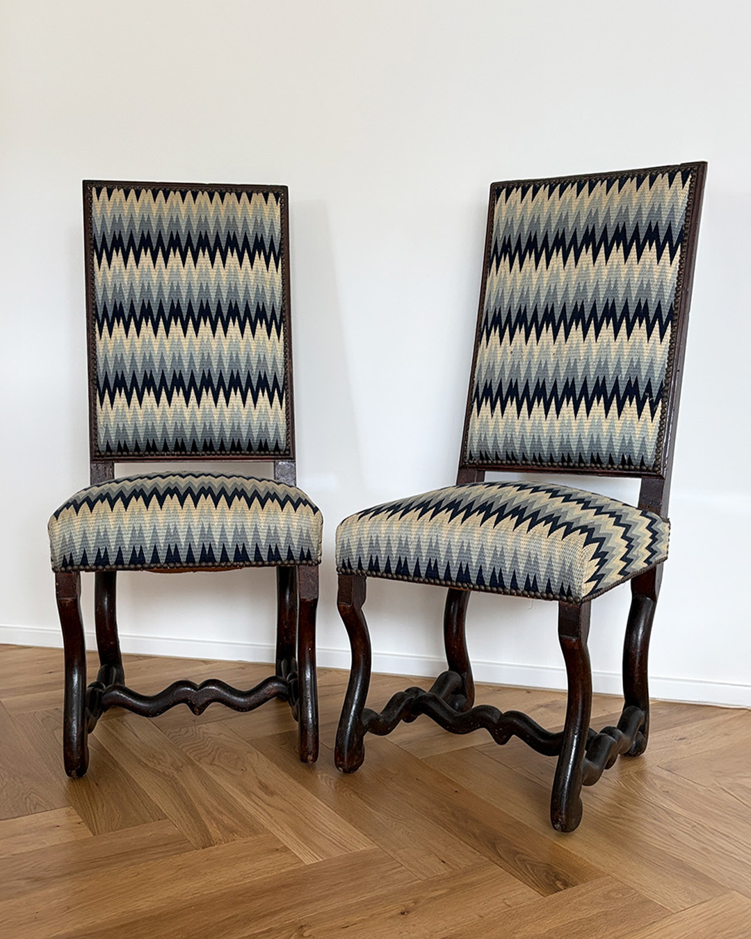 Os de mouton chairs 18th century – France