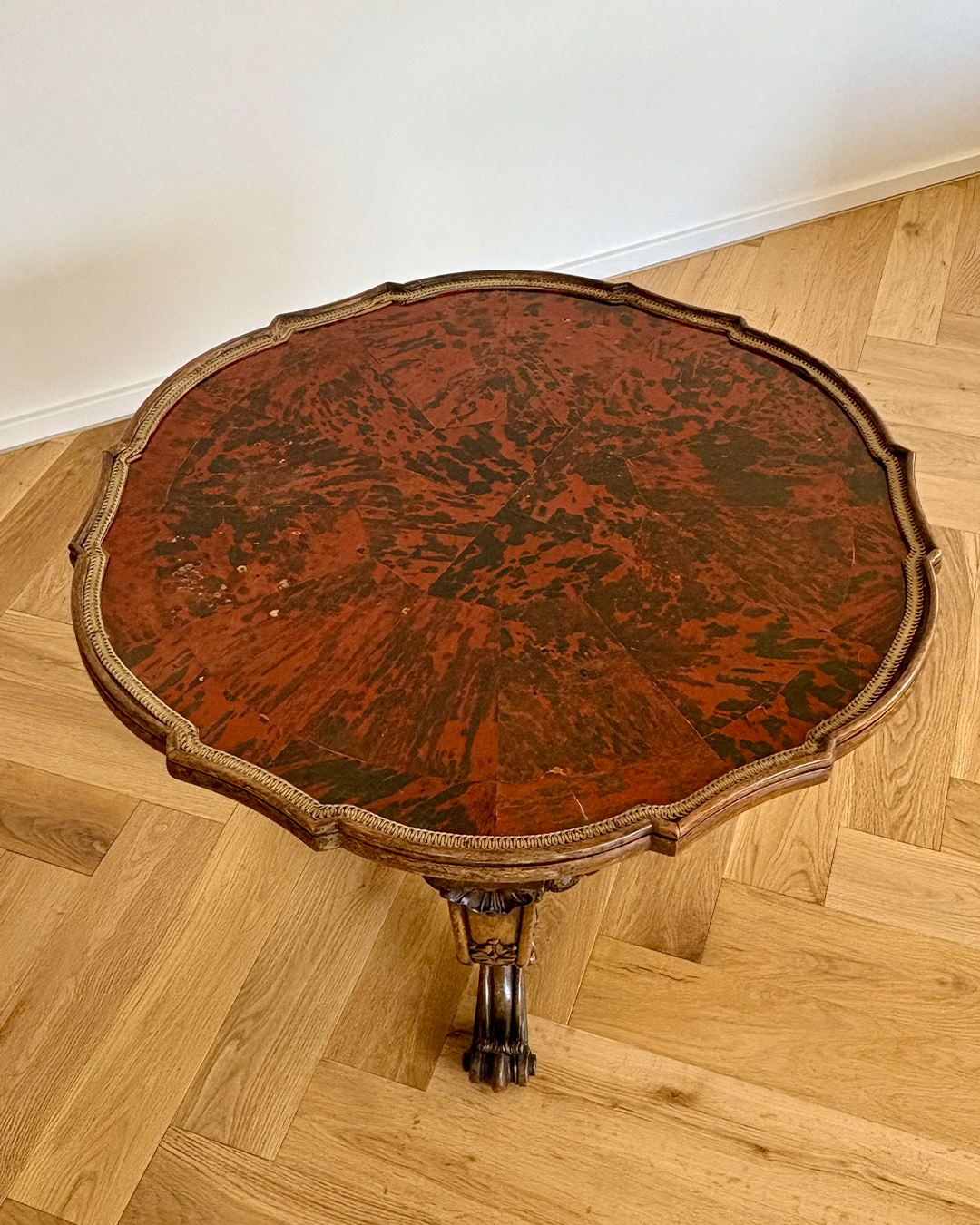19th-century tortoiseshell veneer occasional table – France or Italy