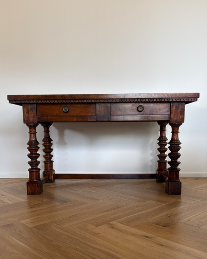 18th century walnut side table – Italy