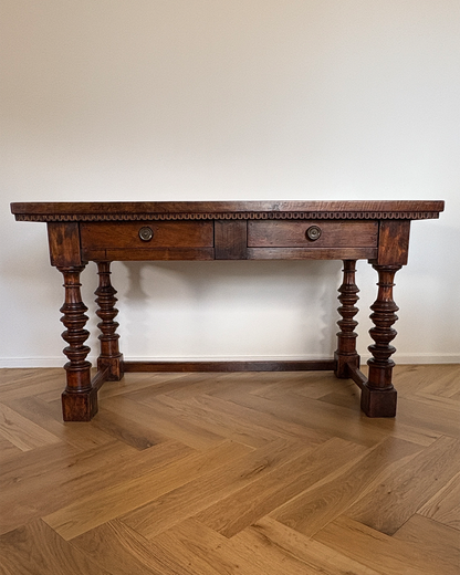 18th century walnut side table – Italy